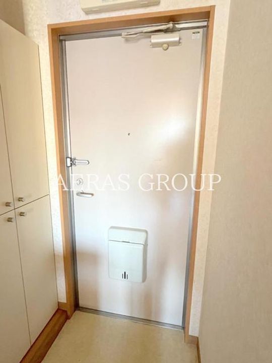 ハイツタカノの玄関