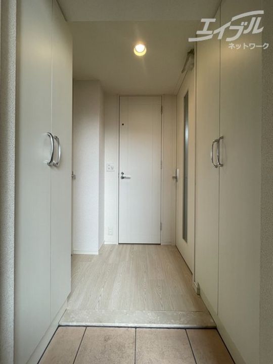 CITY SPIRE十三東の玄関