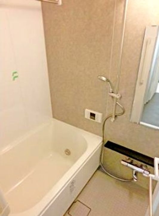 セレニティー神田の風呂