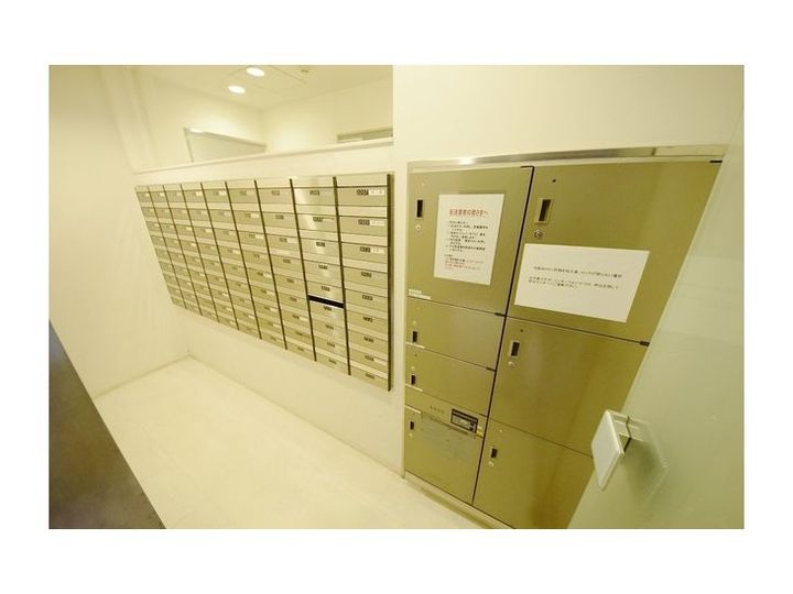 グラディート汐留ロッソの地図