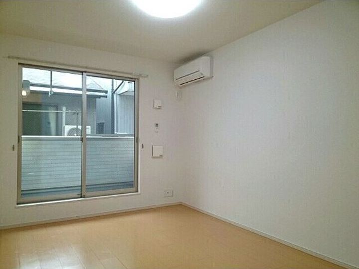 大阪府大阪市城東区東中浜8(アパート)の賃貸物件の居間