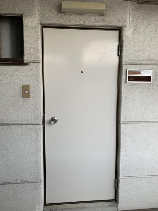 コーポイサミの玄関
