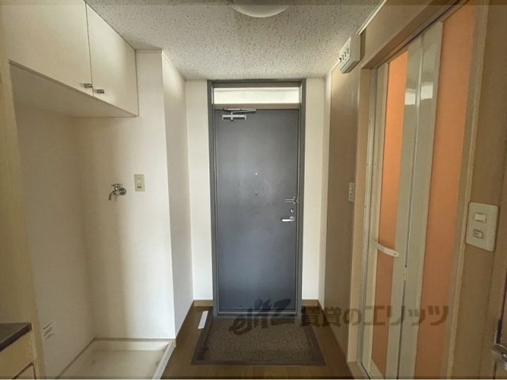 レオパレス関屋の玄関