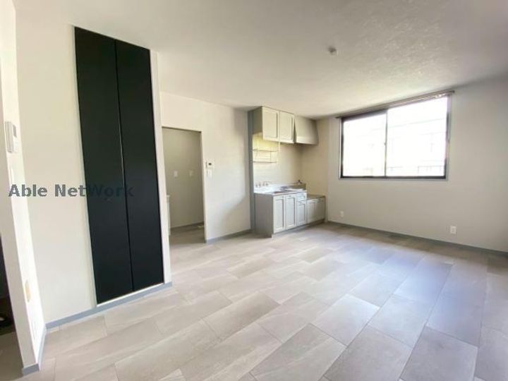 ウィンディアカクの居間