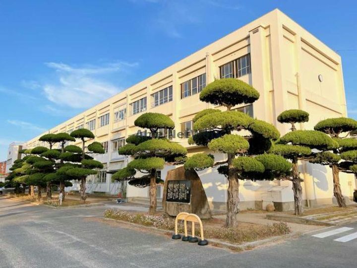ドエル小串の周辺