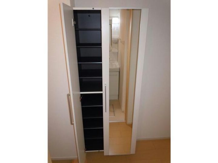広島県福山市新浜町1(アパート)の賃貸物件の玄関