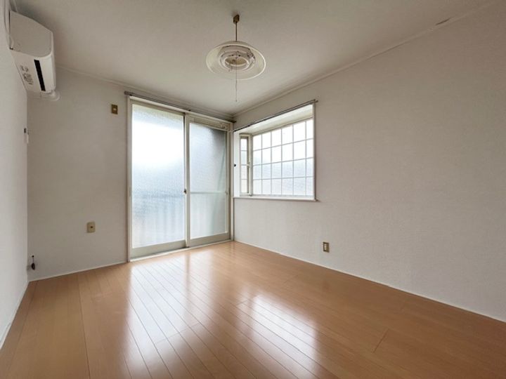 美由希壱番館の居間