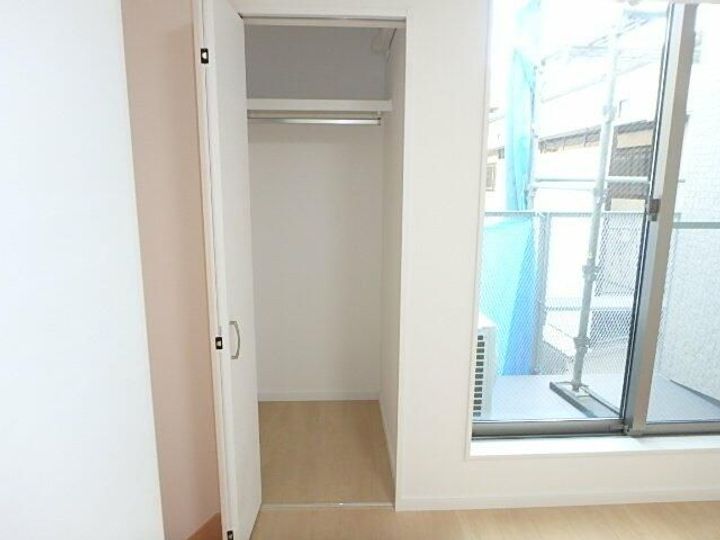 アガルイエ岸町の内装