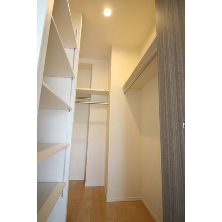 エイルマンション水道町IIロゼアの内装