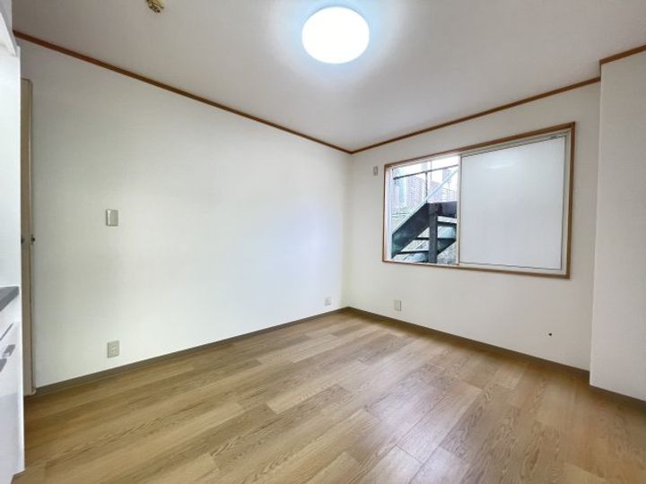 神奈川県横須賀市小矢部2(アパート)の賃貸物件の居間