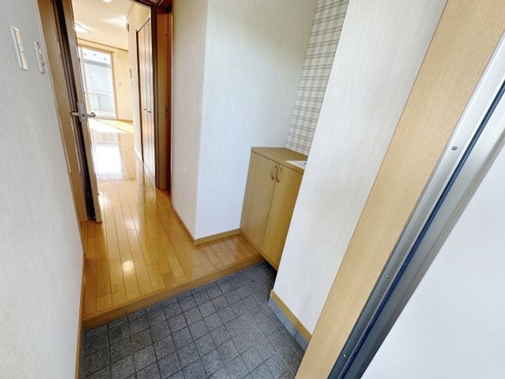 ヒラソーレ宝木の玄関