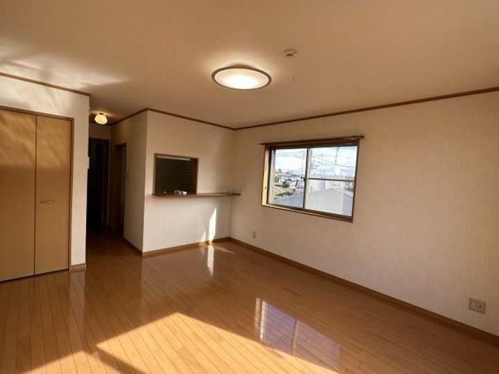 ヒラソーレ宝木の居間