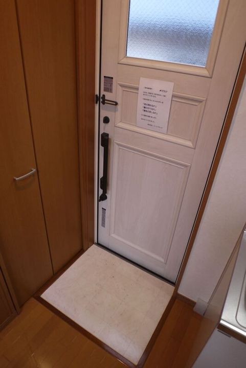 神奈川県横浜市中区竹之丸(アパート)の賃貸物件の玄関