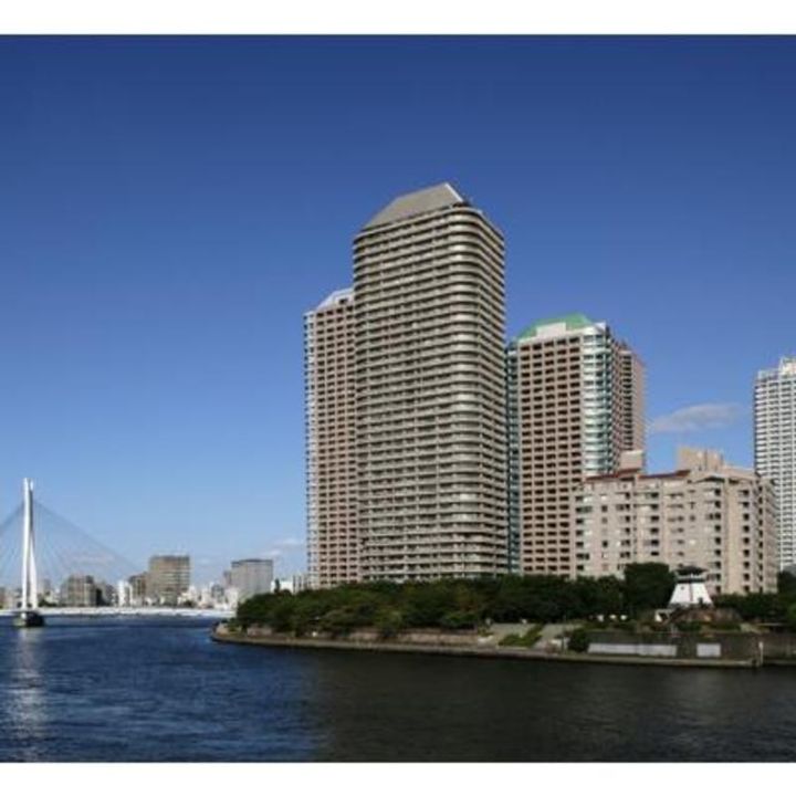 リバーポイントタワーの外観