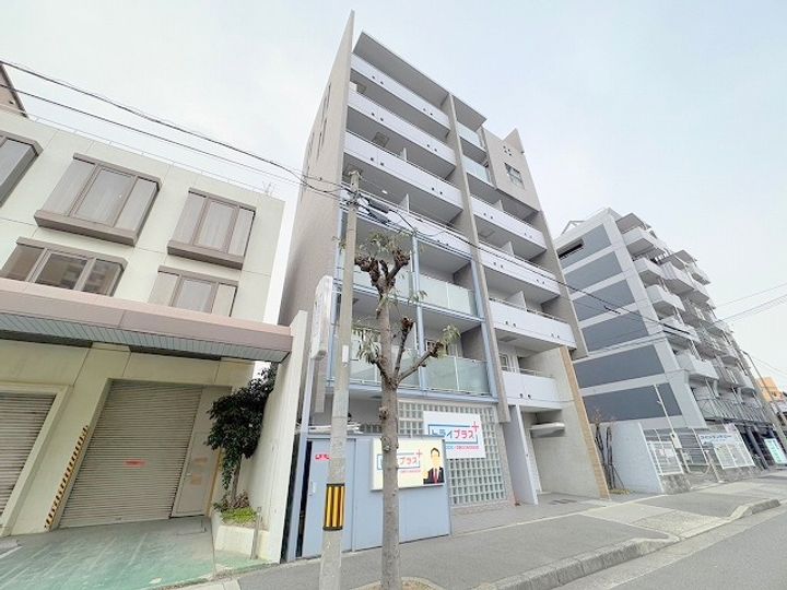 デュウェル東三国の外観