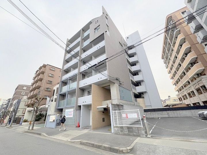 デュウェル東三国の外観