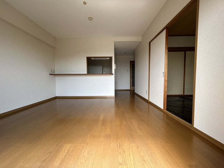 サンヒルズ浮島の居間