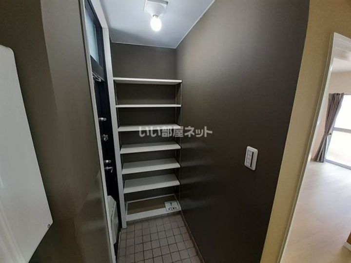 コーポ東柳ケ瀬の玄関