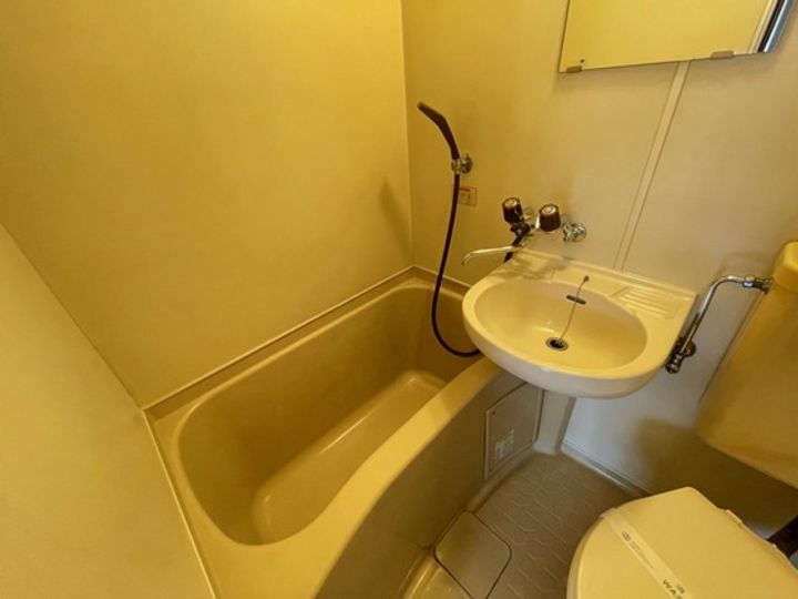 NISHIKANビルの内装