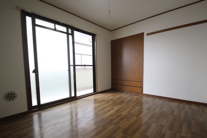 シティクロダの居間