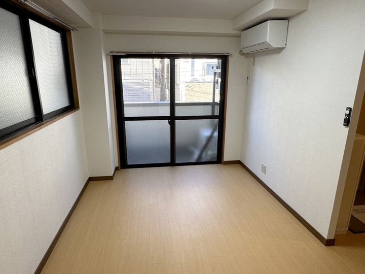 プチハイムIIの居間