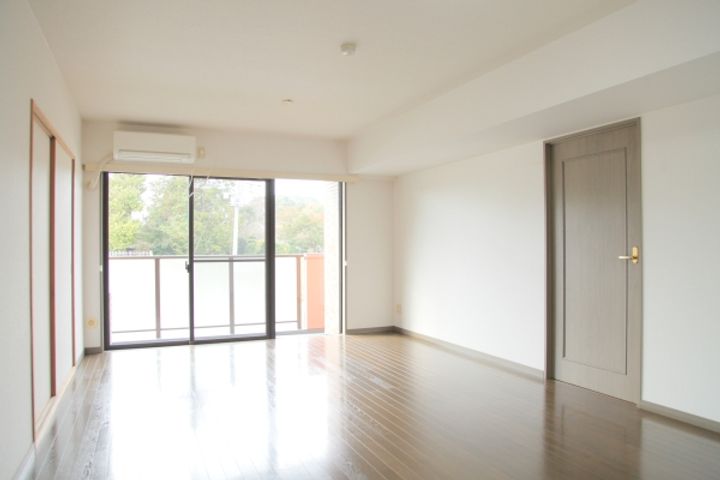 ライオンズマンション水戸三の丸の居間