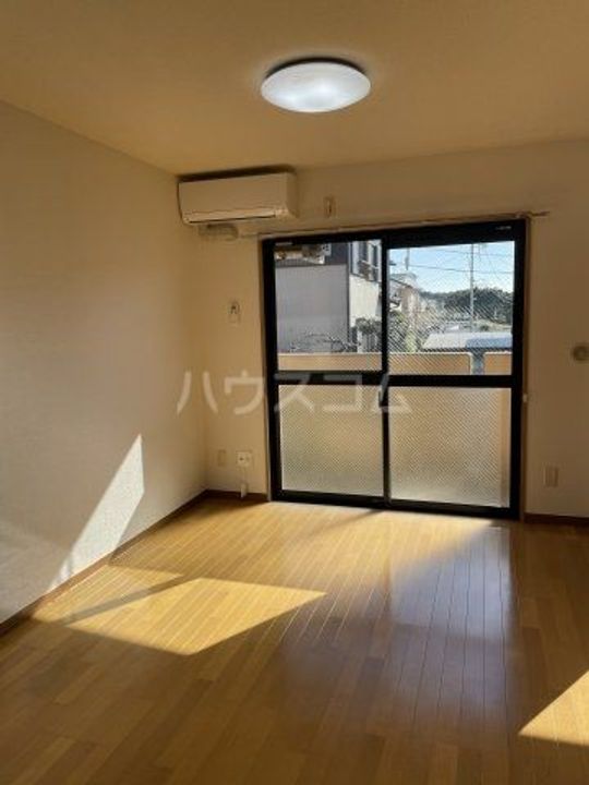 ゴールドヴィレッジIIの居間