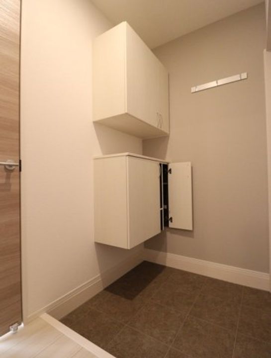 新潟県長岡市長町1(アパート)の賃貸物件の玄関