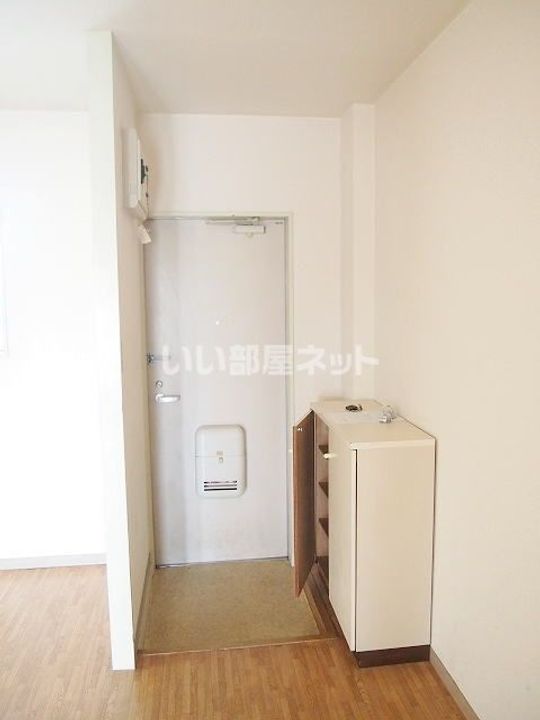 コーポ幸Aの玄関