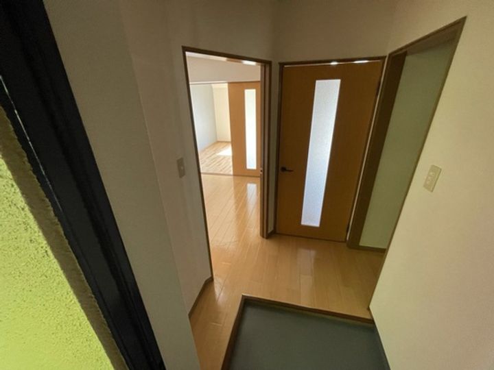 清水アパートの玄関