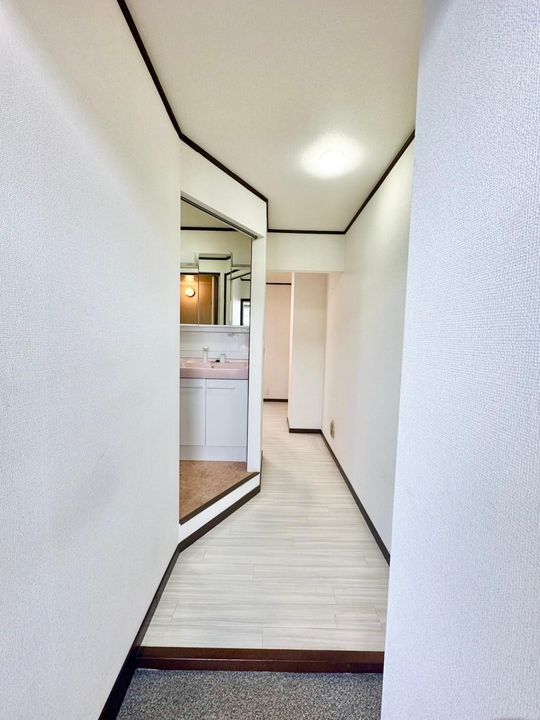 茂田マンションの玄関