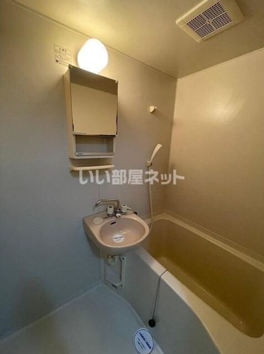 群馬県伊勢崎市市場町2(アパート)の賃貸物件の風呂