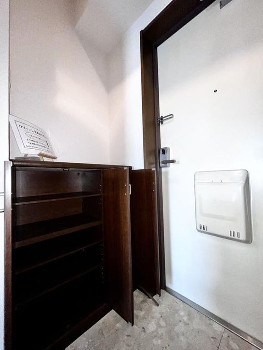 愛知県名古屋市西区城西2の賃貸マンションの玄関