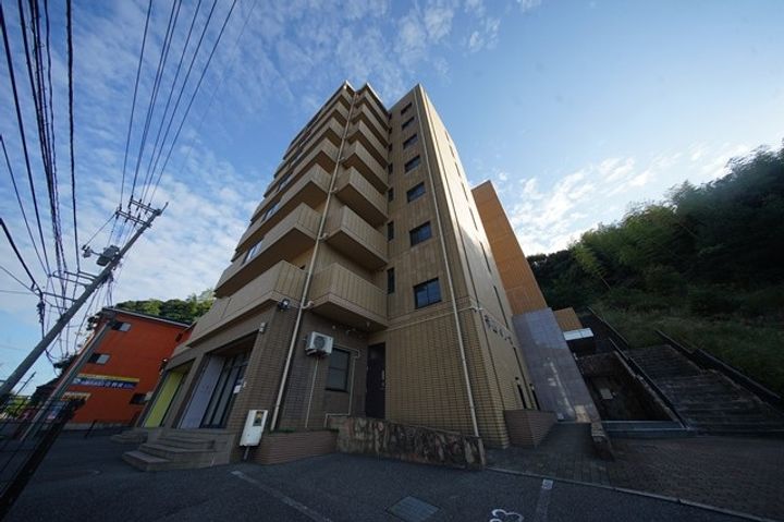 山口県下関市秋根上町1(マンション)の賃貸物件の外観