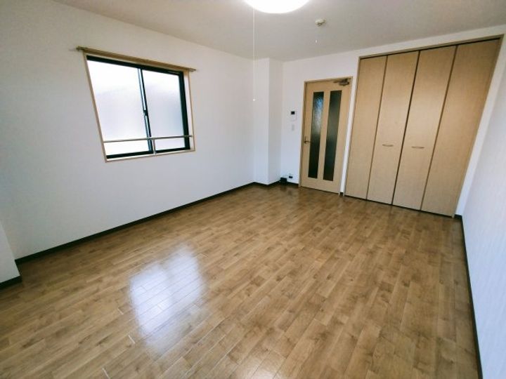 フォブール林町の居間