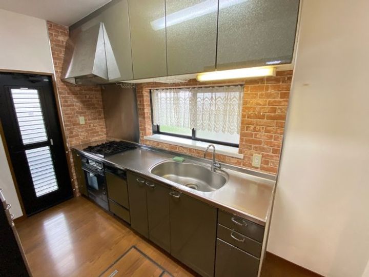 兵庫県宝塚市逆瀬台5(一戸建)の賃貸物件のキッチン