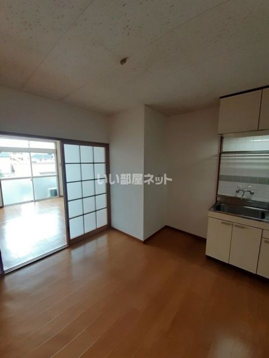 群馬県高崎市貝沢町(アパート)の賃貸物件の居間