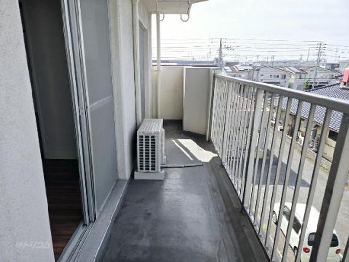 岡マンションの内装