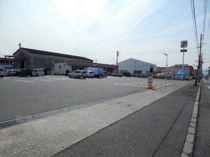 岡マンションの周辺