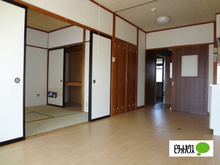 五明ハイツの居間