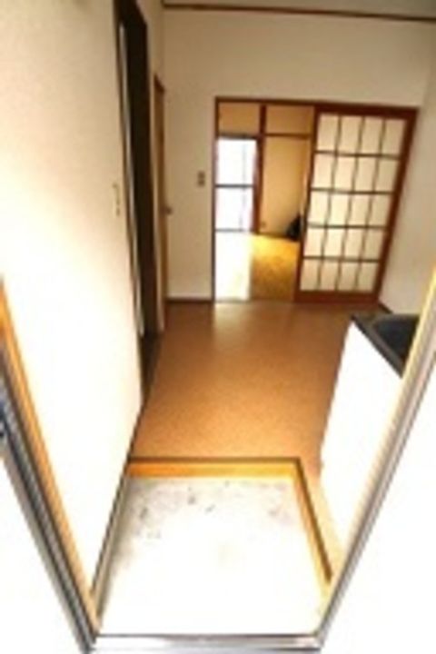 藤ハイツの玄関