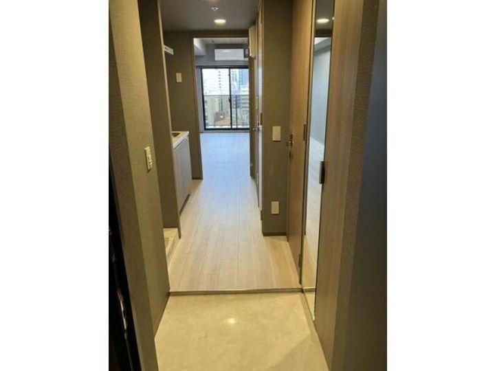 エステムコート名古屋新栄VI アートテラスの玄関