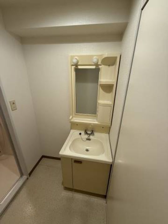 MMフジイの内装