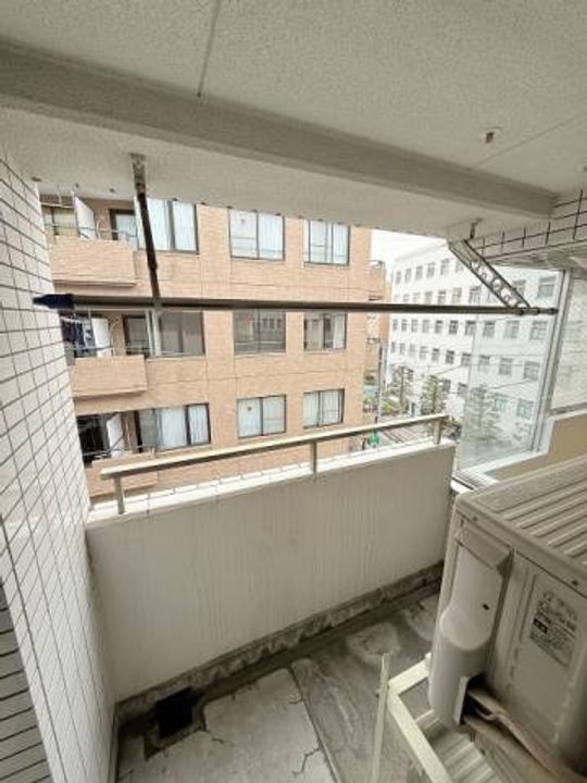 MMフジイの内装