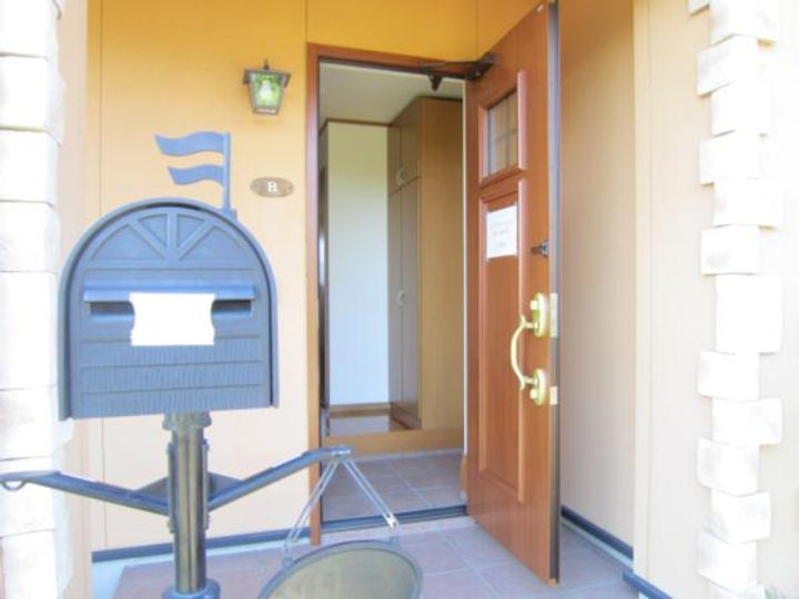 茨城県ひたちなか市はしかべ2(一戸建)の賃貸物件の玄関