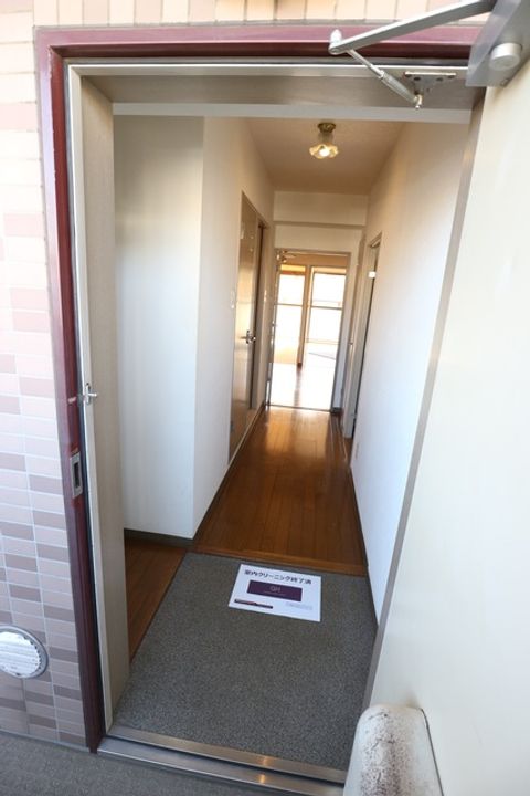 アスティーロイヤルの玄関