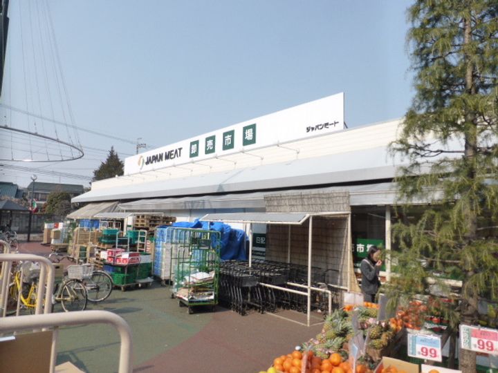 アスティーロイヤルの周辺