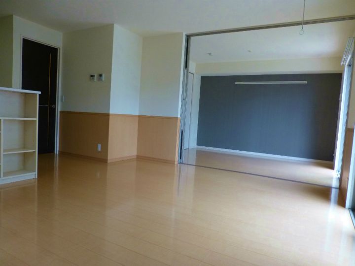 千葉県千葉市稲毛区小深町(マンション)の賃貸物件の居間