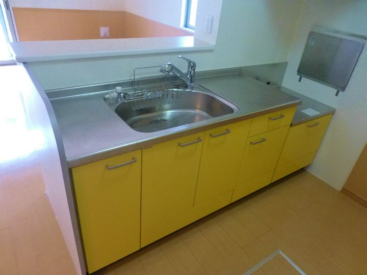 千葉県千葉市稲毛区小深町(マンション)の賃貸物件のキッチン