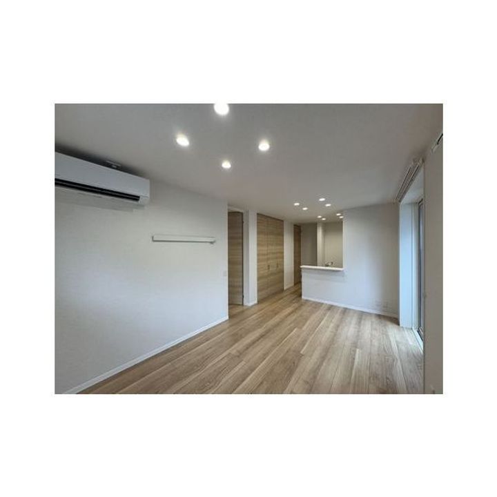 アンジュール新川崎の居間